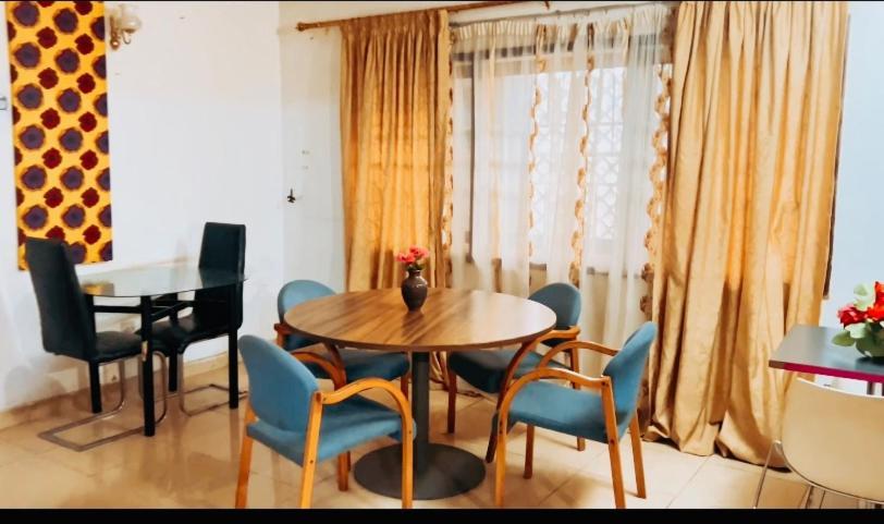 Zunox Guest House Freetown Exterior foto