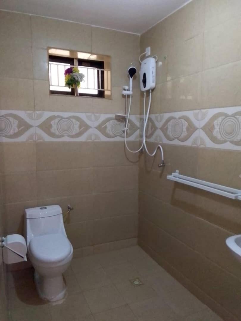 Zunox Guest House Freetown Exterior foto
