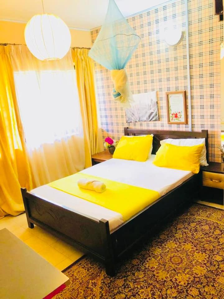 Zunox Guest House Freetown Exterior foto