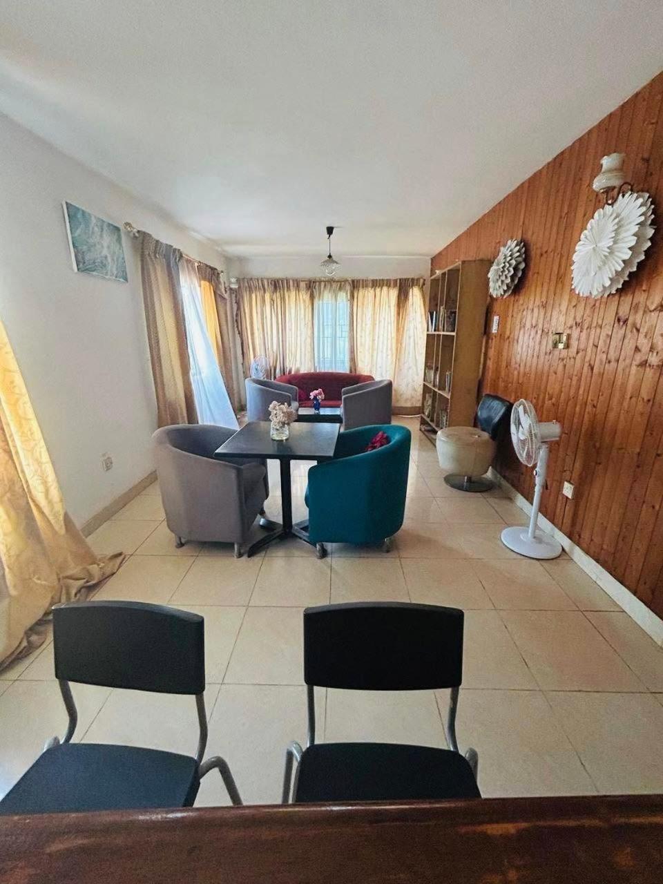 Zunox Guest House Freetown Exterior foto