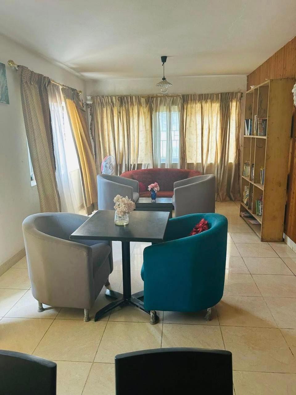 Zunox Guest House Freetown Exterior foto