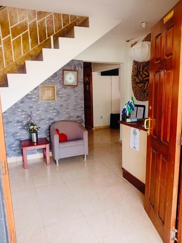 Zunox Guest House Freetown Exterior foto