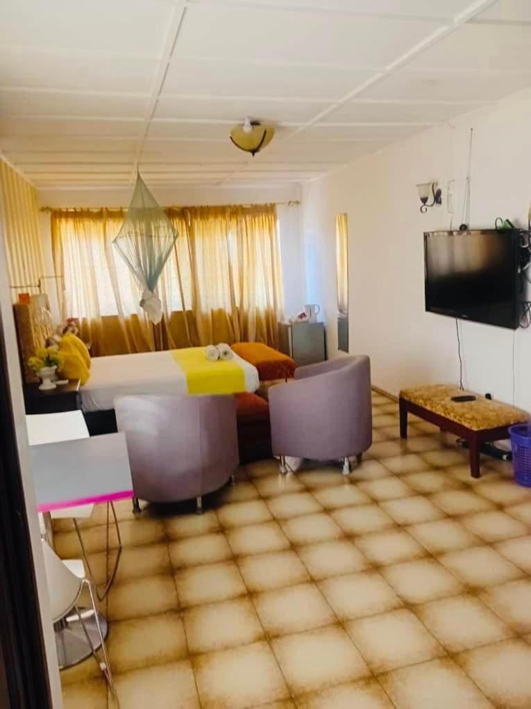 Zunox Guest House Freetown Exterior foto