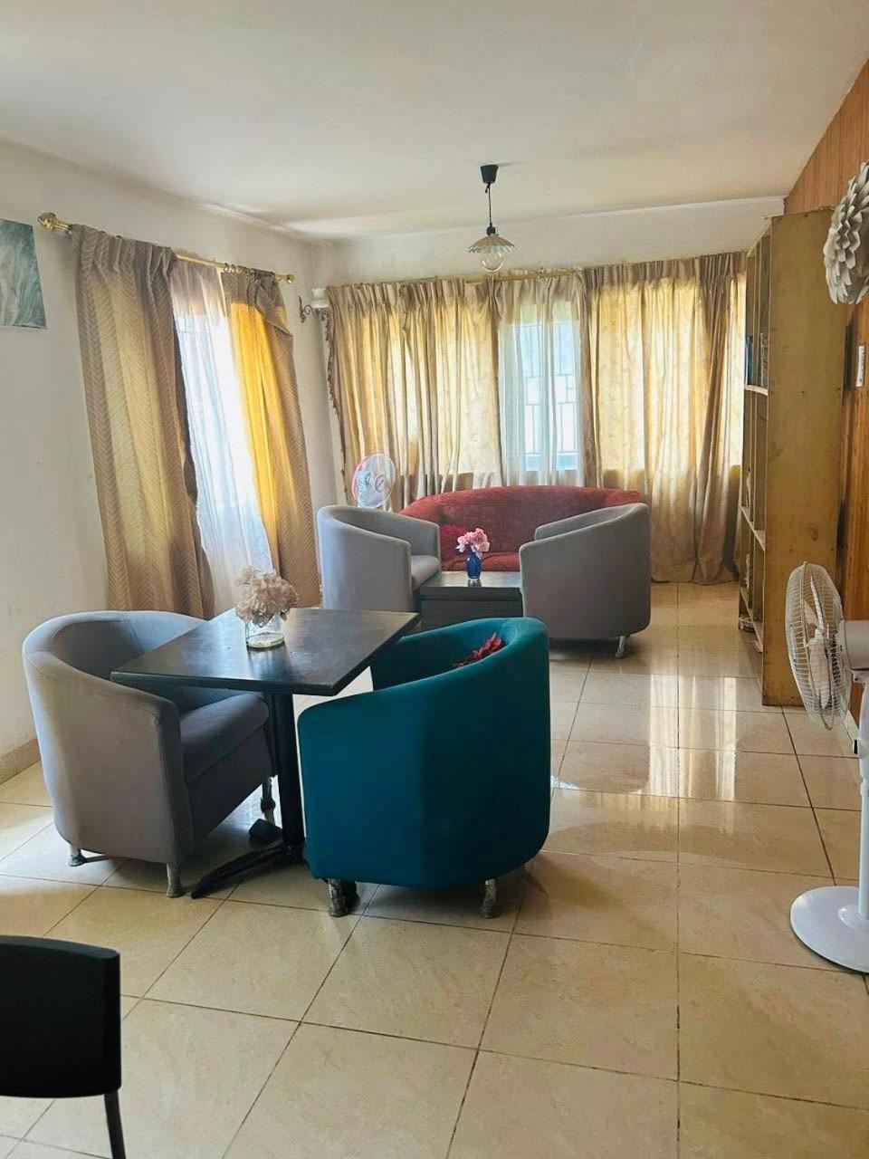 Zunox Guest House Freetown Exterior foto