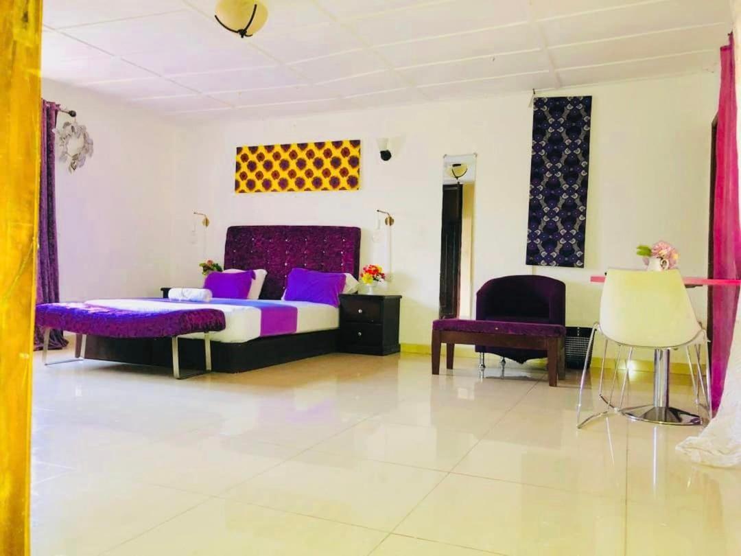 Zunox Guest House Freetown Exterior foto