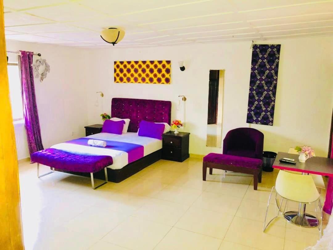 Zunox Guest House Freetown Exterior foto